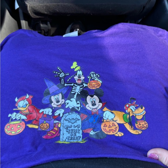 Trick or treating Disney tee - Picture 4 of 4